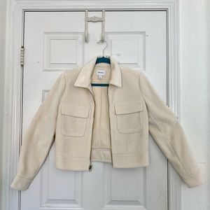 classy velvet white cropped coat!!